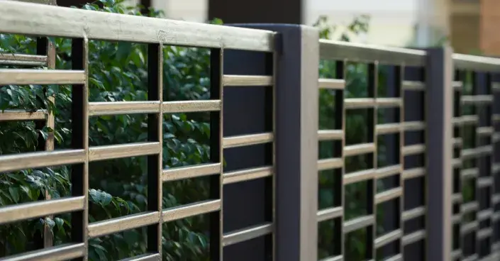 Kovový plot Kovový plot