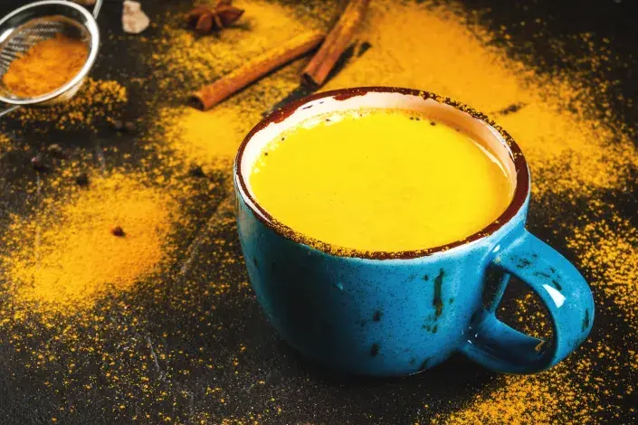 Zlaté mléko s kurkumou Zlaté mléko s kurkumou