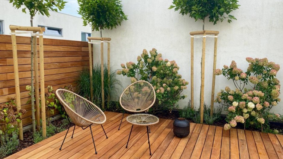 Zahradní nábytek na terase